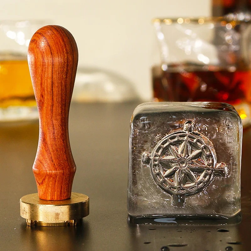 ZHENGFEI compass brass ice stamp with heat-resistant wooden handle for whiskey ice branding.
