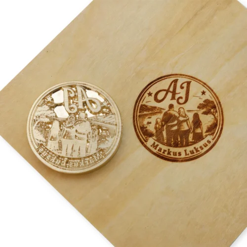 ZHENGFEI Custom Family Logo Brass Branding Head with Wood Imprint Comparison ZHENGFEI custom family logo brass branding head, 0.01mm CNC engraved for wood and leather branding.